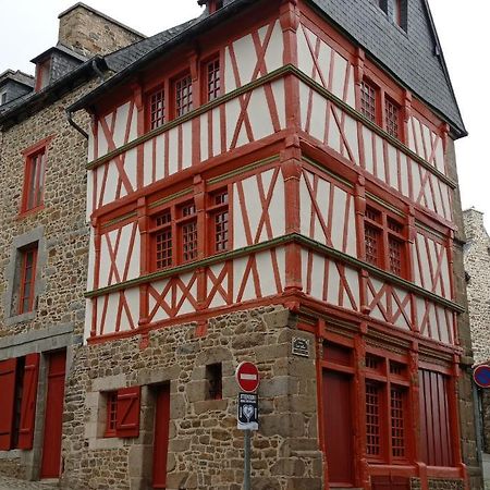 Hostel Du Lapin Blanc Saint-Brieuc Bagian luar foto