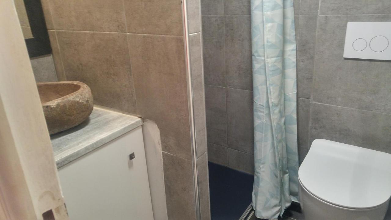 Hostel Du Lapin Blanc Saint-Brieuc Bagian luar foto