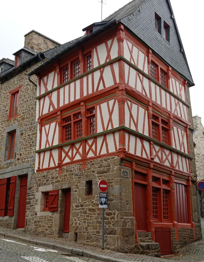 Hostel Du Lapin Blanc Saint-Brieuc Bagian luar foto